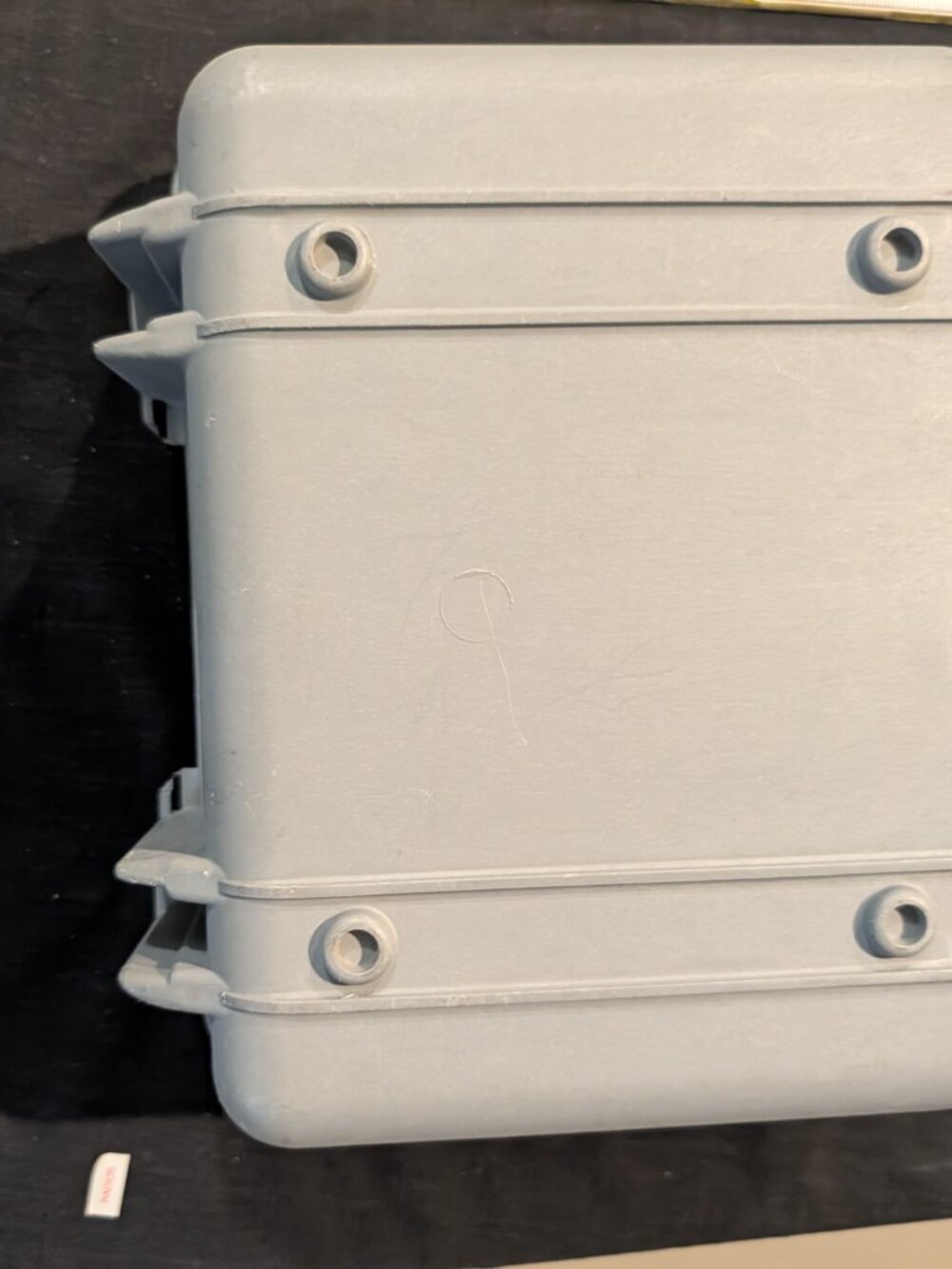 Pelican 1400NF Case (Silver) - Picture 12 of 15